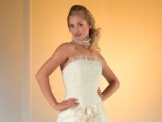 Hochzeitskleider Kleid Anprobe Brautmode Standesamtkleid Festmode