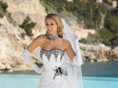 Hochzeitskleider Kleid Anprobe Brautmode Standesamtkleid Festmode